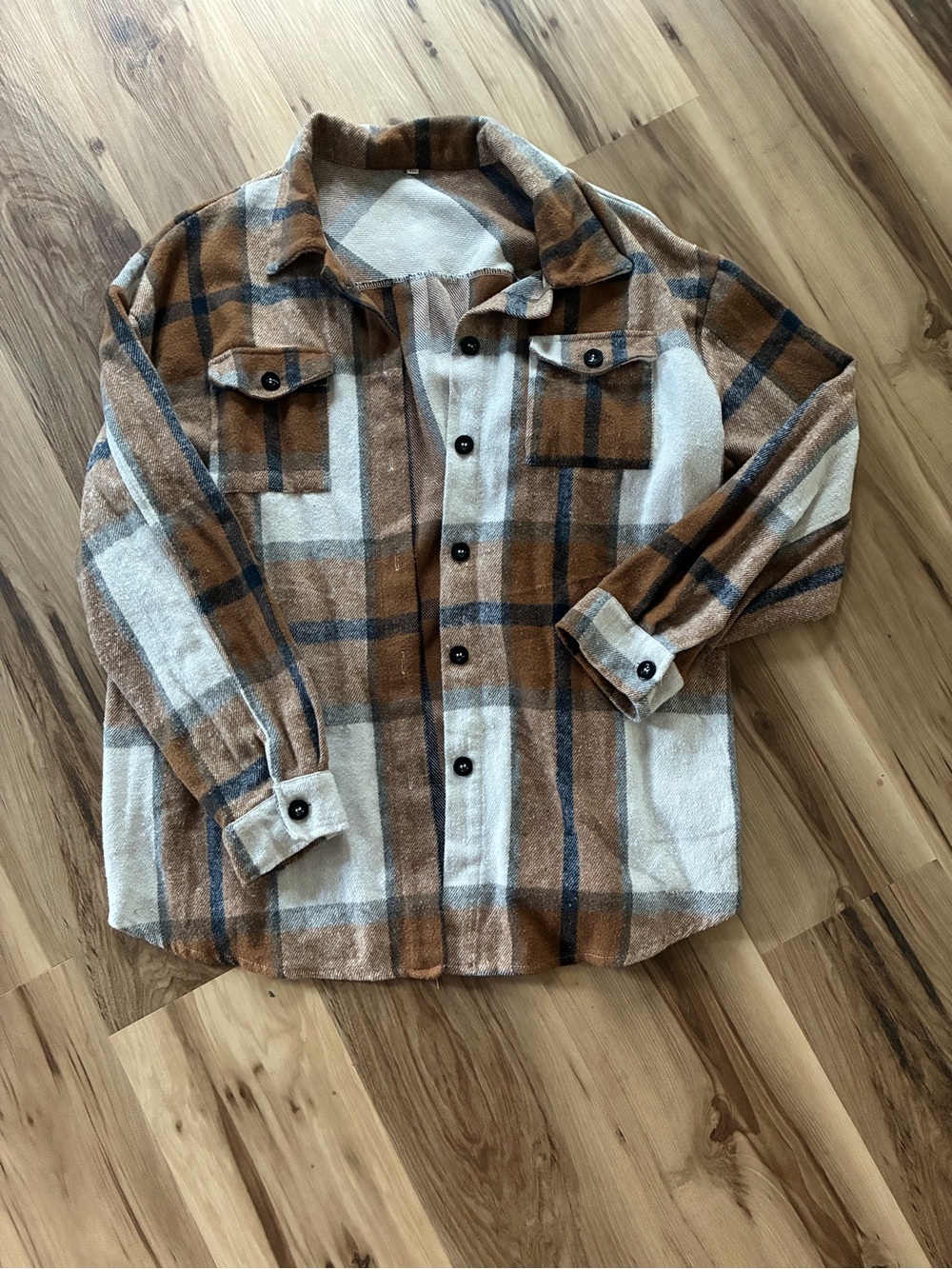 Women’s Cozy Plaid Button-Up Shirt Jacket in Brown & Cream